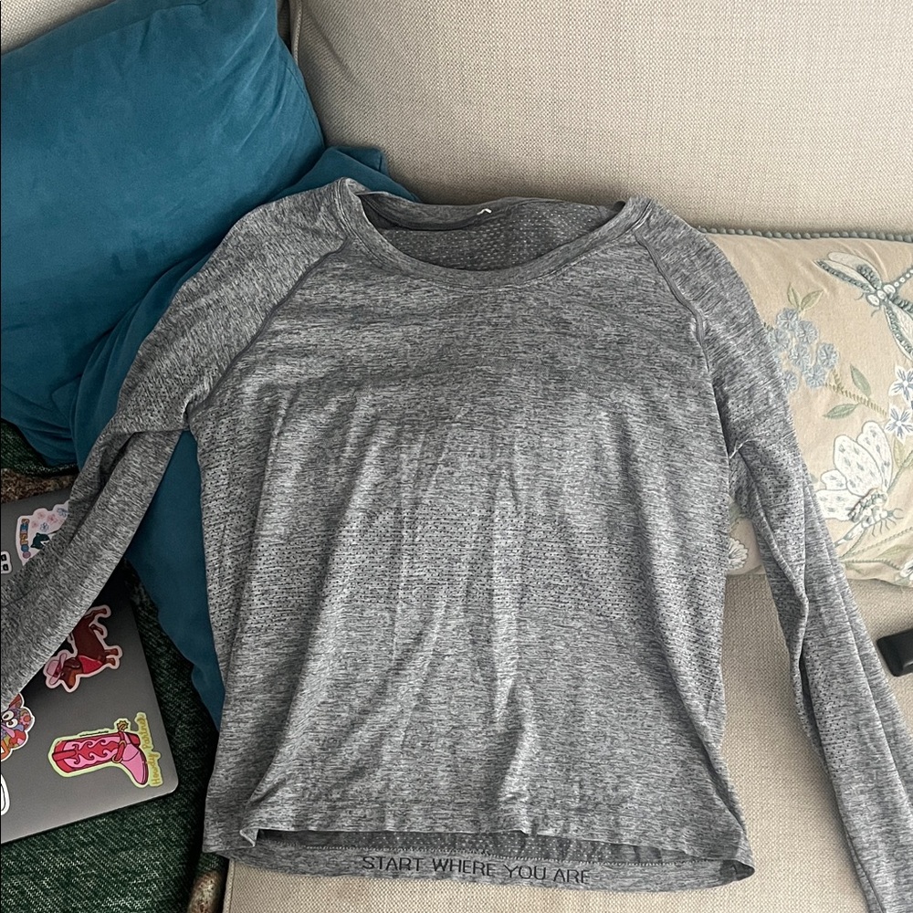 lululemon athletica Heathered Gray Long-Sleeve Crewneck Top